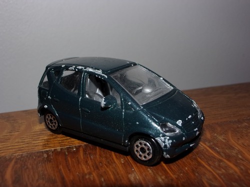 Inches majorette mercedes - majorette,